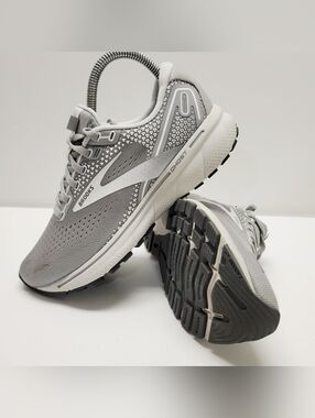 Brooks Ghost 14 Athletic Running Shoes 1203561B089 Grey Women’s Size 6